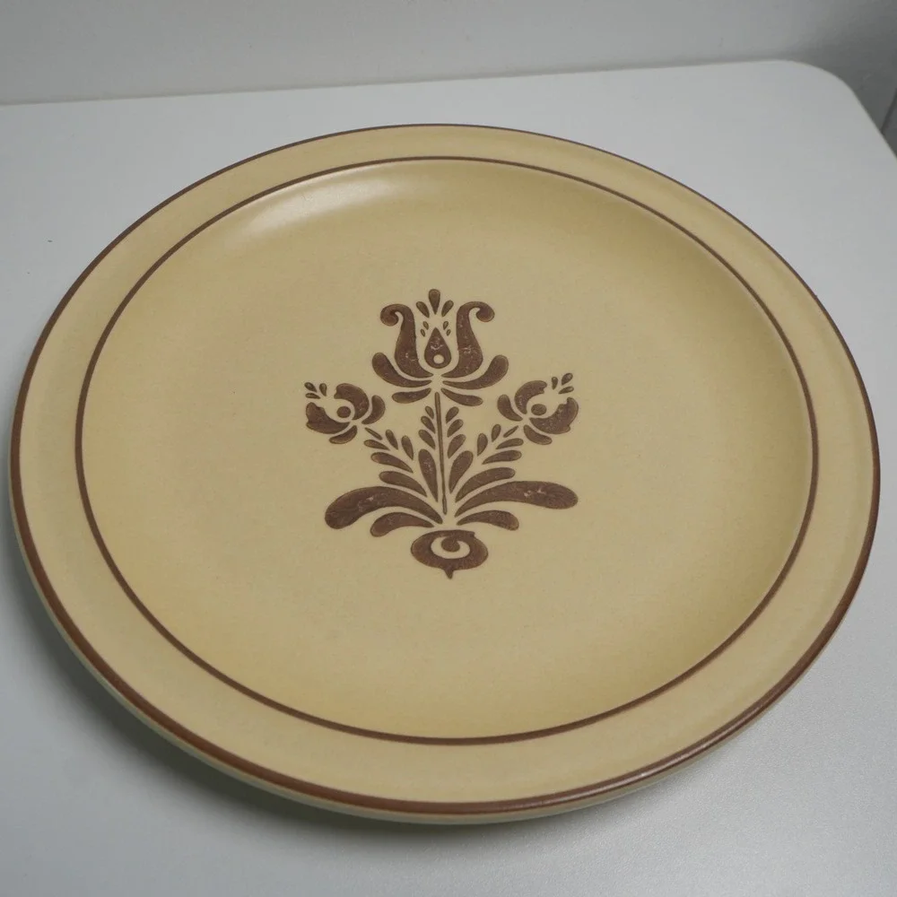 Pfaltzgraff Village Dinner Plates Set of 4 Tan Brown 10.25